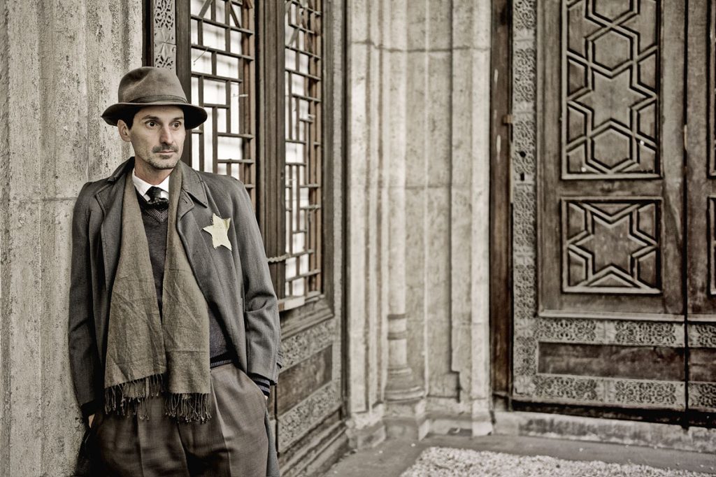 David Aschkenas: Man with Jewish Star, Budapest, Hungary