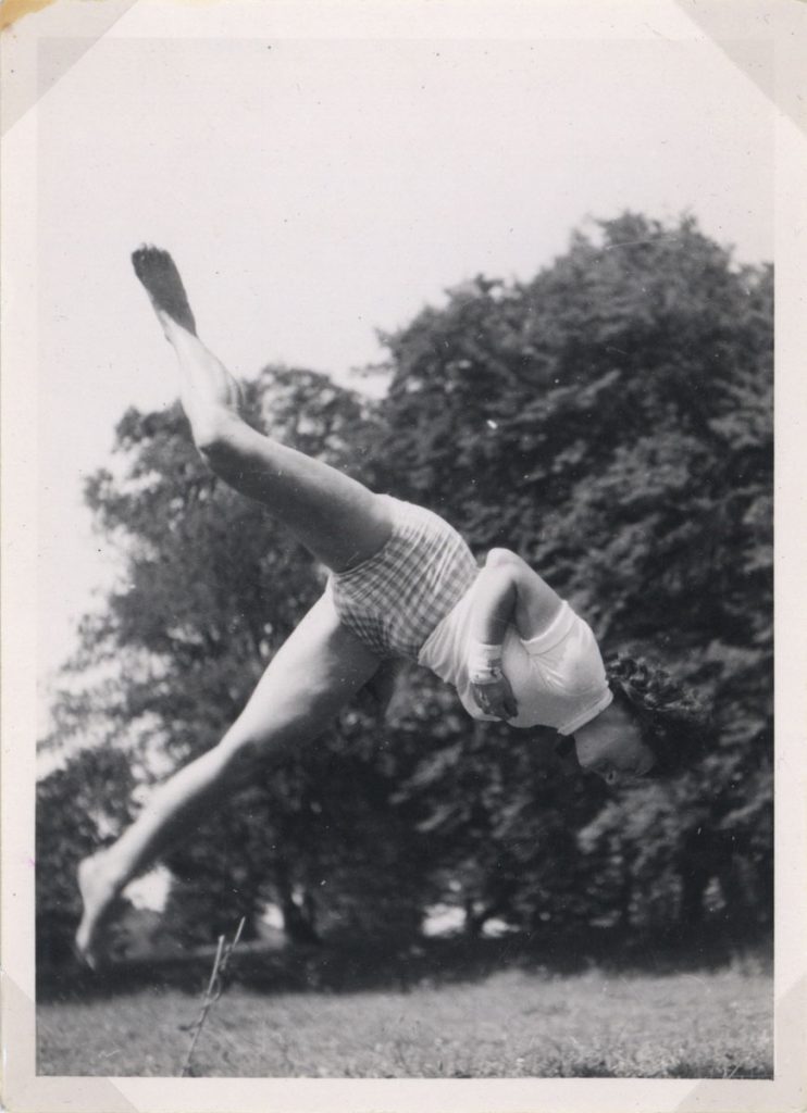 Jacques-Henri Lartigue: Huguette Sabouret au Château des Essarts, Veyvialle, France